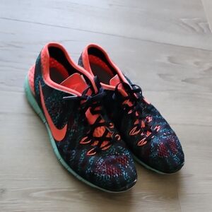 Nike Women's FREE 5.0 TR Training Sneakers